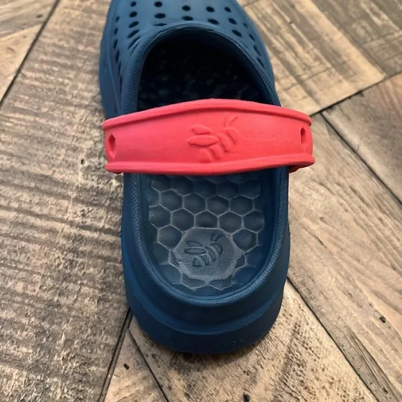Joy Bee 🐝 Toddler Crocs size 10/11 - Picture 8 of 10